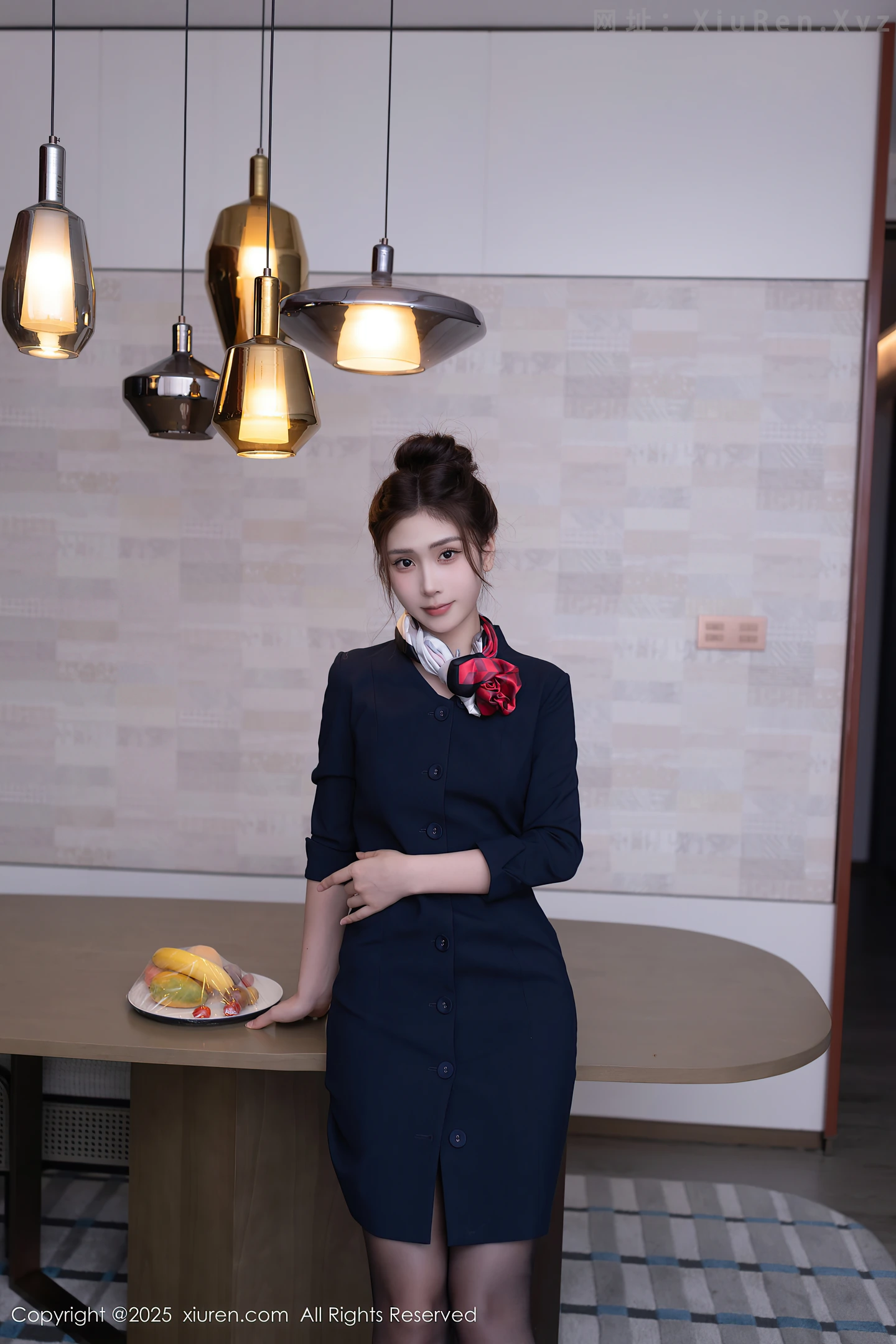 图片[3]-[XiuRen秀人网] VOL.10982 模特刘婷婷性感空姐制服露黄色内衣配超薄黑丝秀完美身材诱惑写真74P-秀人网官方网站